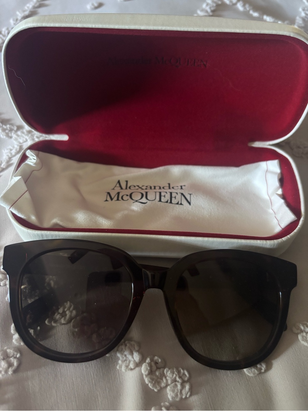 Alexander McQueen Women's Sunglasses in Dark Brown Tortoiseshell